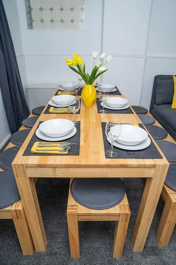 Spacious 3 Bedroom Apartment Hamburg Germany