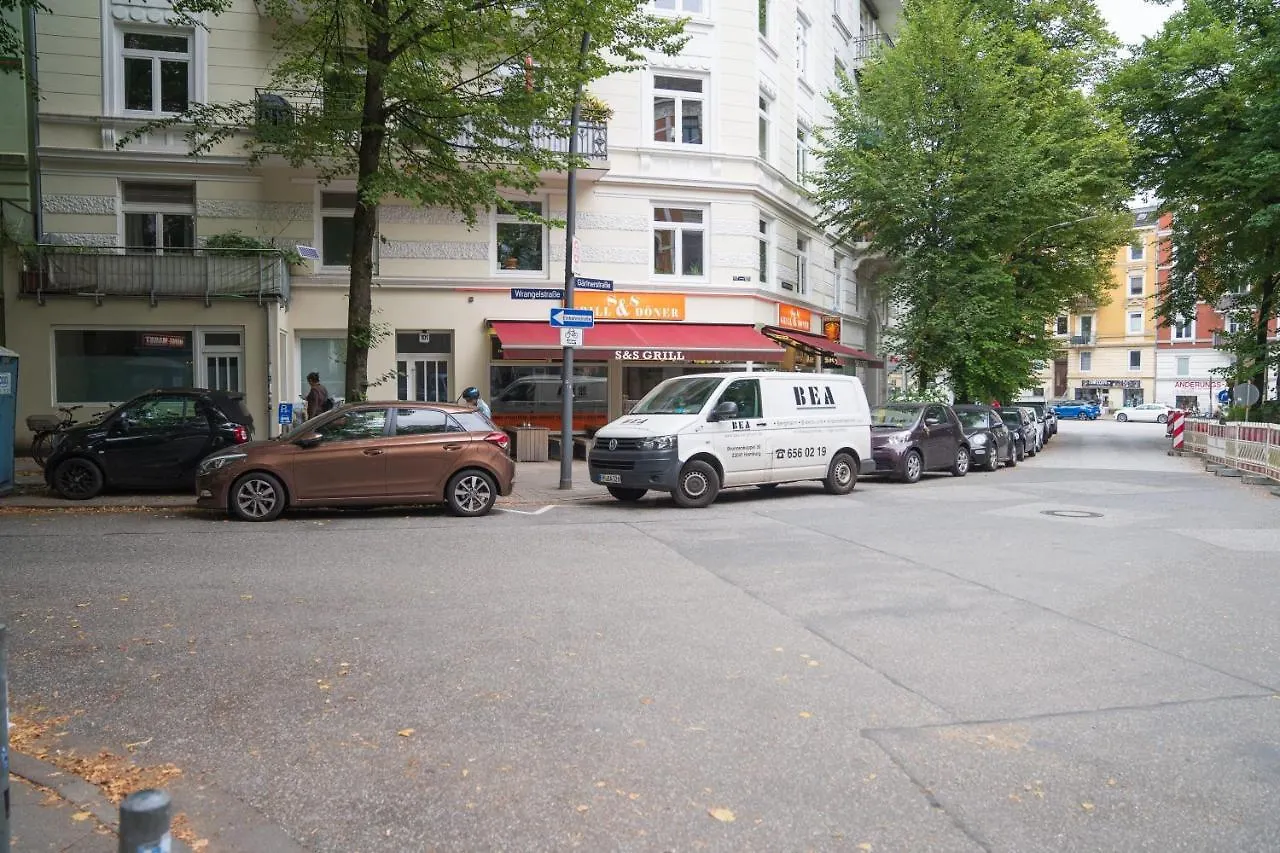 Spacious 3 Bedroom Apartment Hamburg